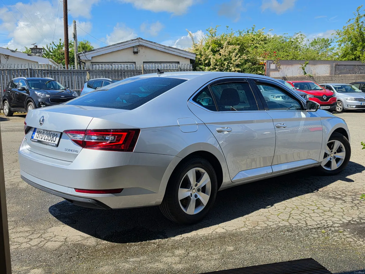 191 SKODA SUPERB *2.0Tdi*CLEAN*LOW KMS* - Image 4