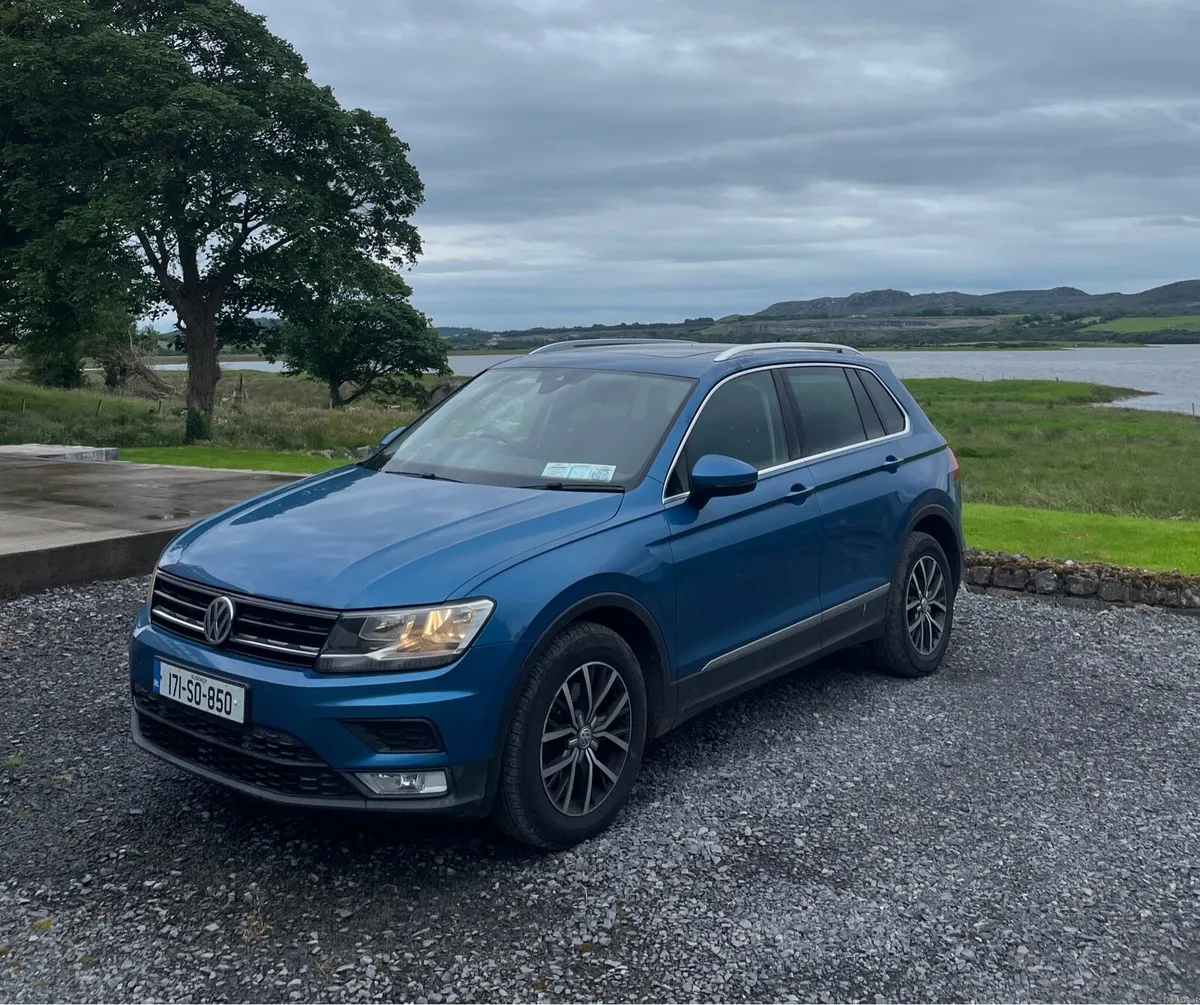 2017 Volkswagen Tiguan low kms - Image 1