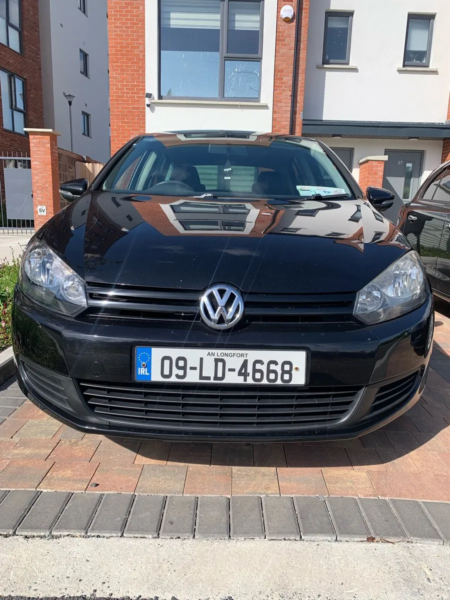2009 Volkswagen Golf - Image 1