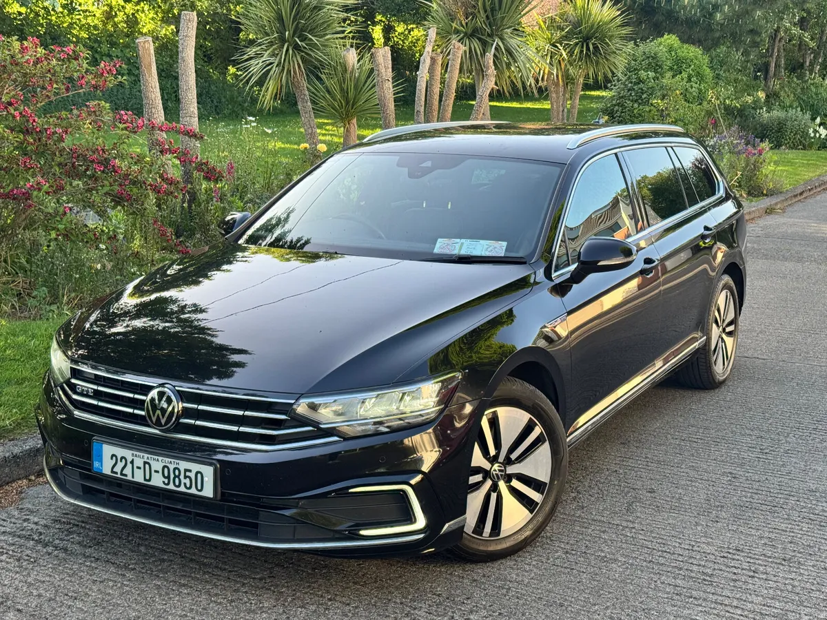 221 VW Passat GTE 1.4tsi Phev 5DR Auto HIGLINE - Image 1