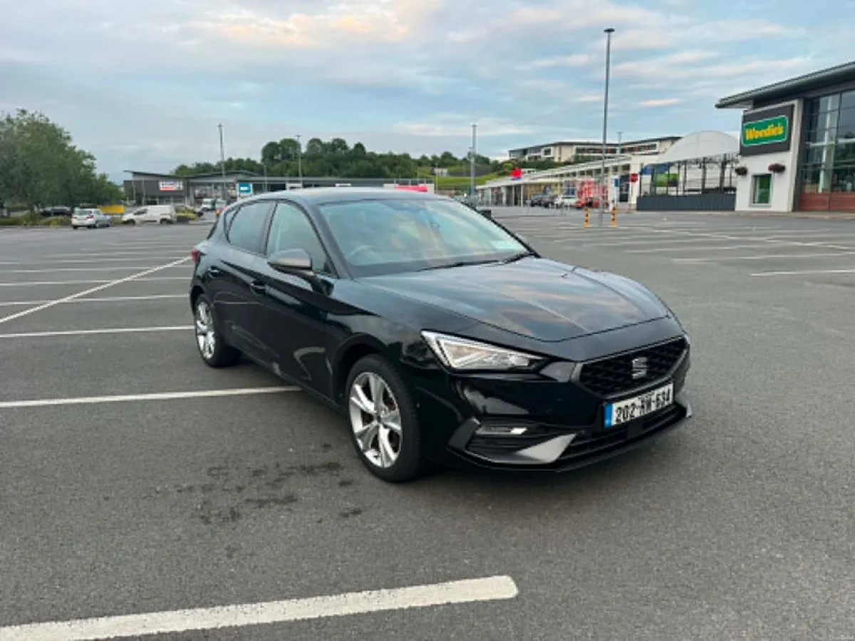 SEAT Leon FR e-Hybrid 204hp - Image 1