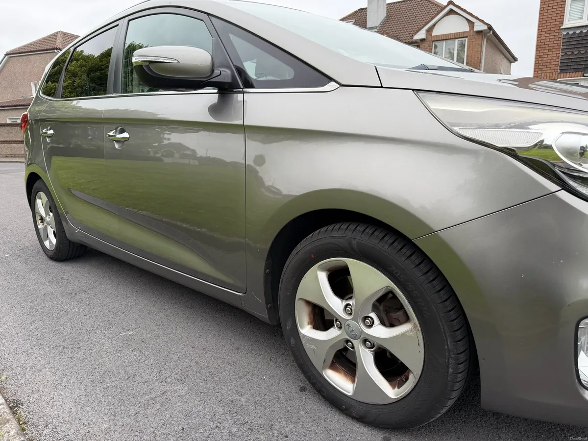 Kia Caren’s - Image 4