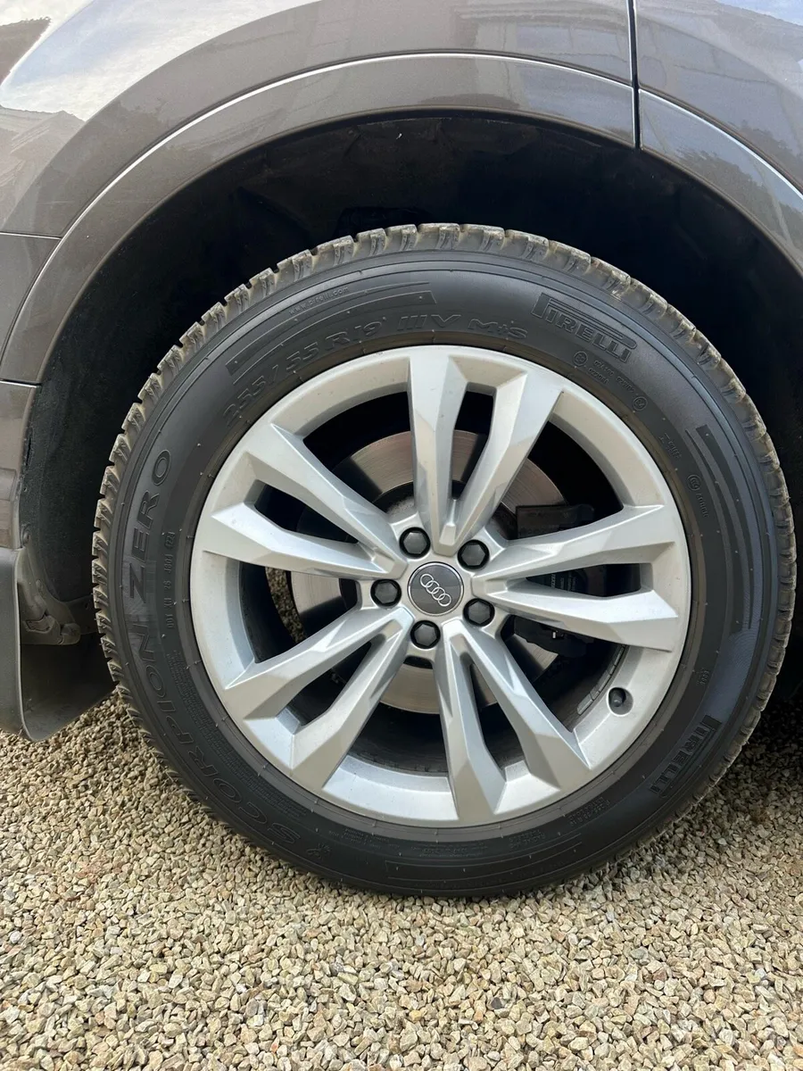 Audi Q7 - Image 5