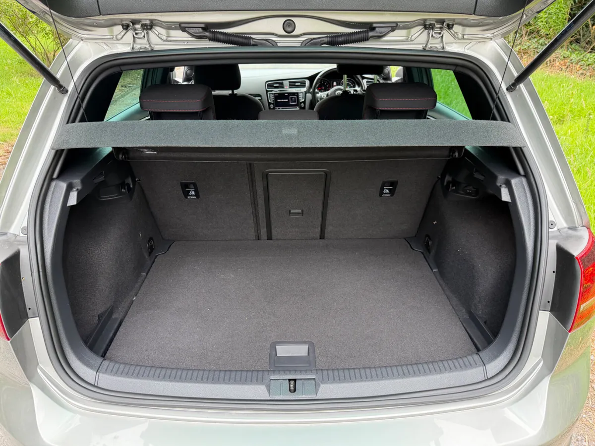 162 Volkswagen Golf GTI , DSG AUTO, New NCT. - Image 5