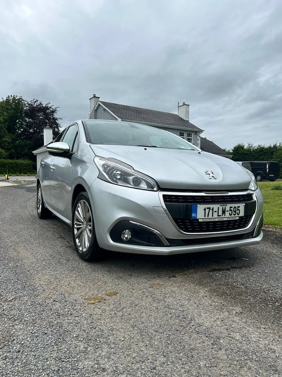 Peugeot 208 - Image 1