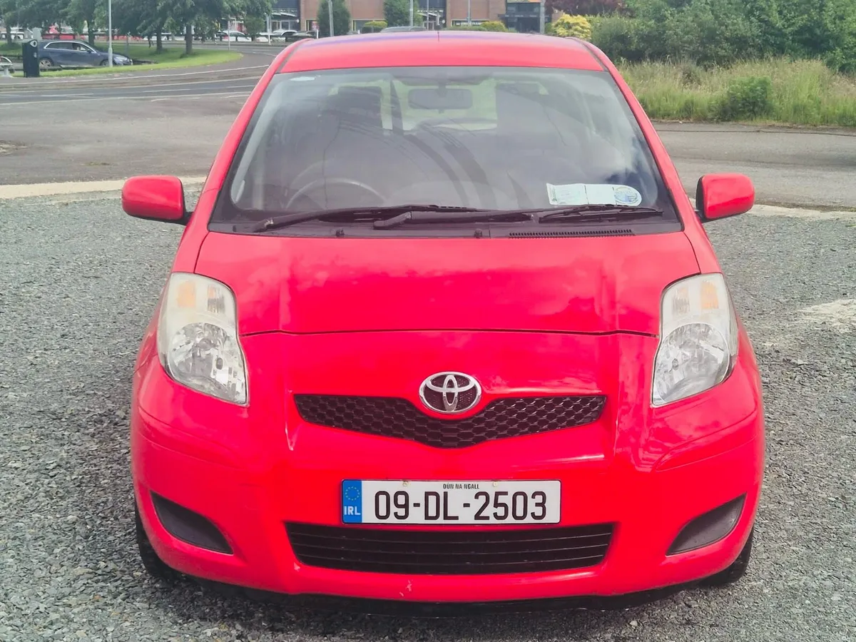 Low miles Toyota Yaris tr 2009 1.3 petrol manual - Image 3