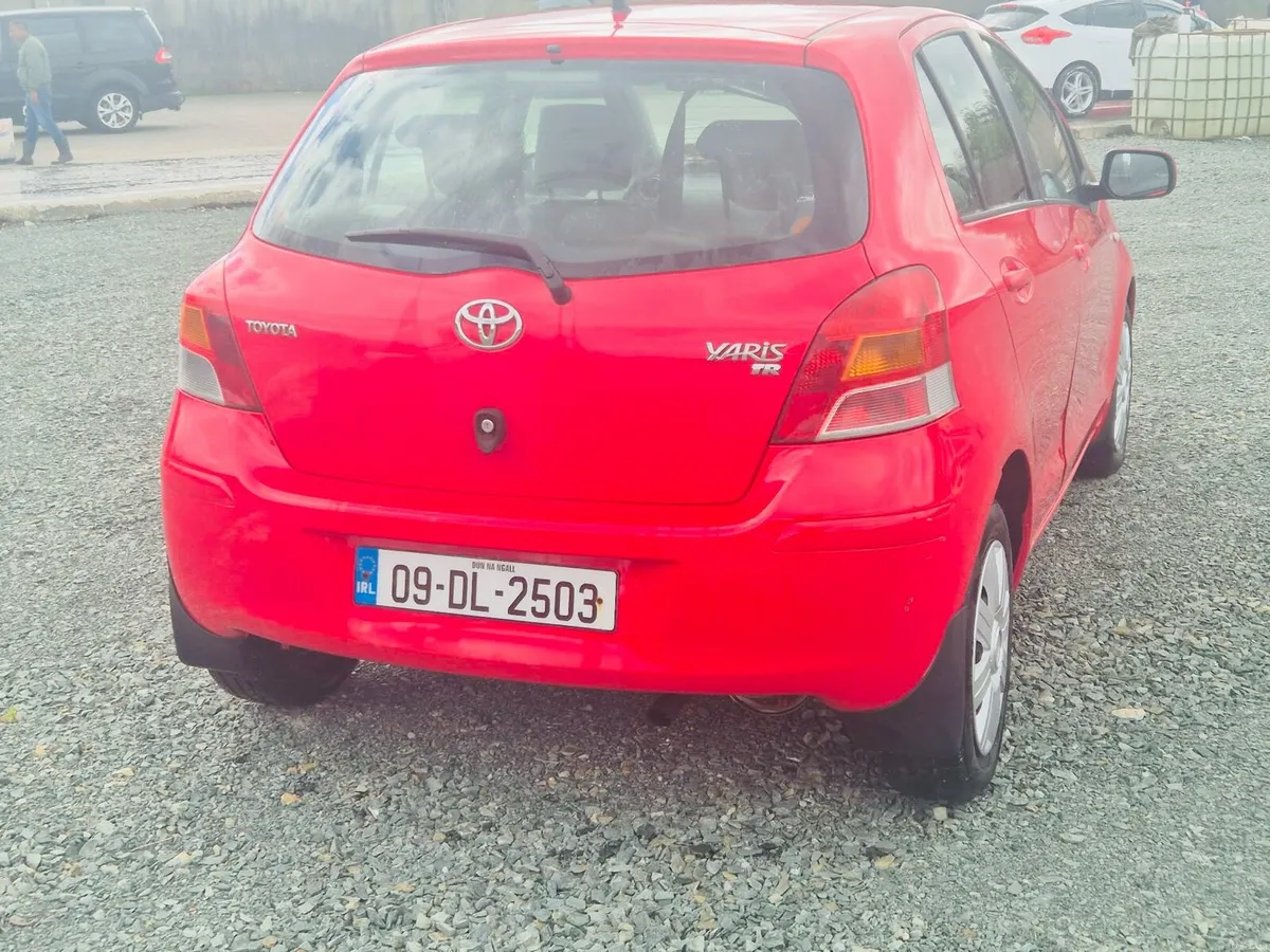 Low miles 2009Toyota Yaris 1.3 petrol manual - Image 5