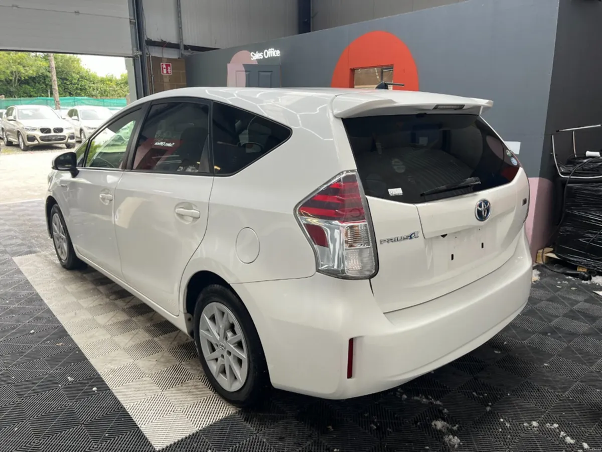 Toyota Prius 2018 TOYOTA PRIUS ALPHA S 1.8 AUTOMAT - Image 4