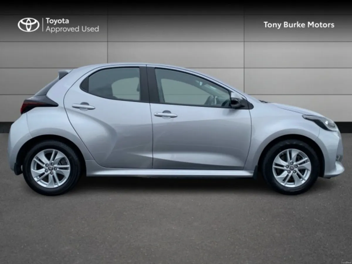 Toyota Yaris - Hybrid - New Generation - Luna Edit - Image 3