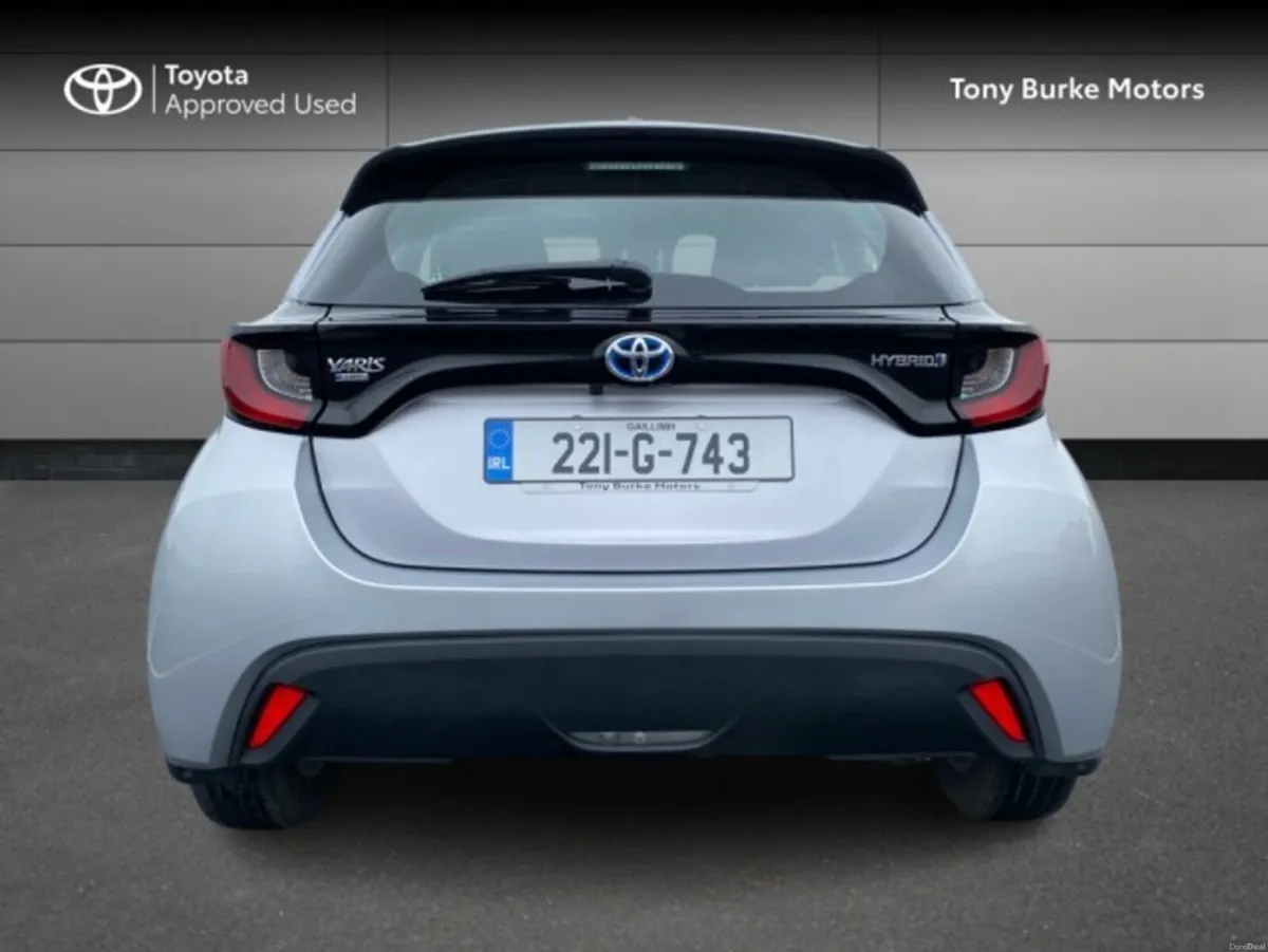 Toyota Yaris - Hybrid - New Generation - Luna Edit - Image 5