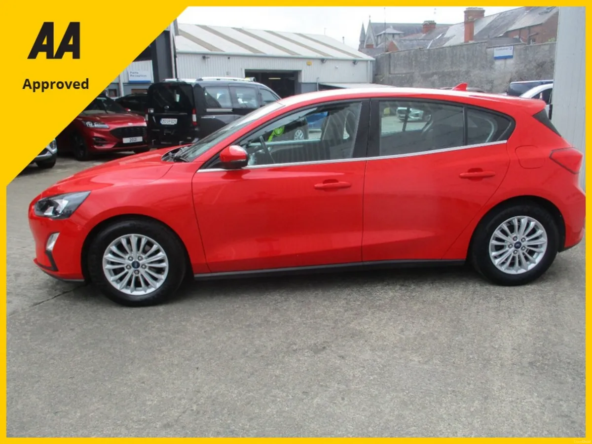 Ford Focus 1.5 TDCI TITANIUM 120PS - Image 4