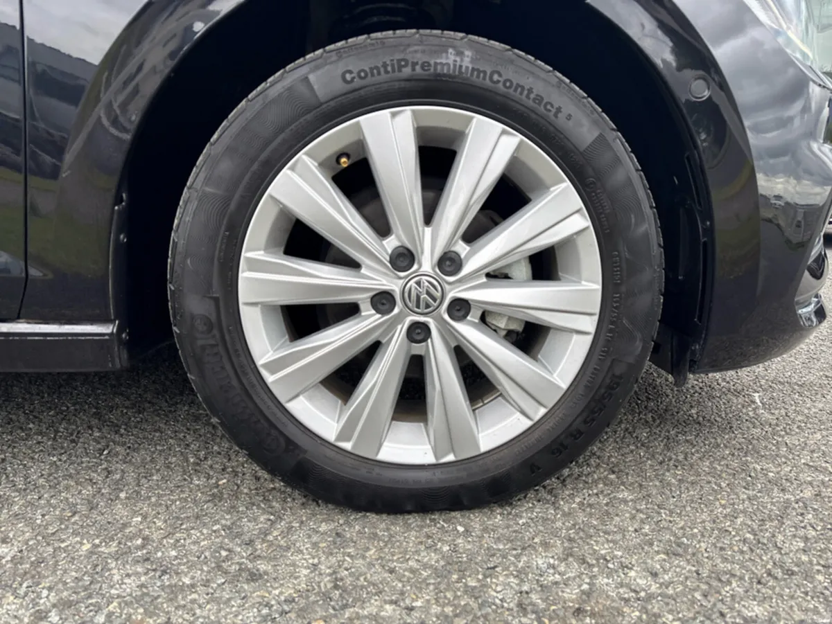 Volkswagen Polo Petrol Automatic - Image 5