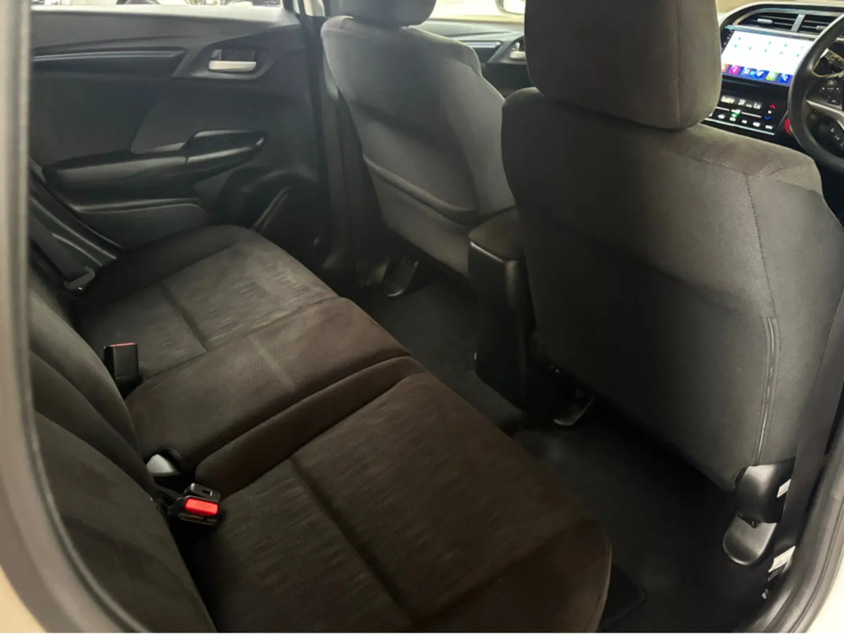 Honda Shuttle Self Charging Hybrid 5DR AUTO - Image 4