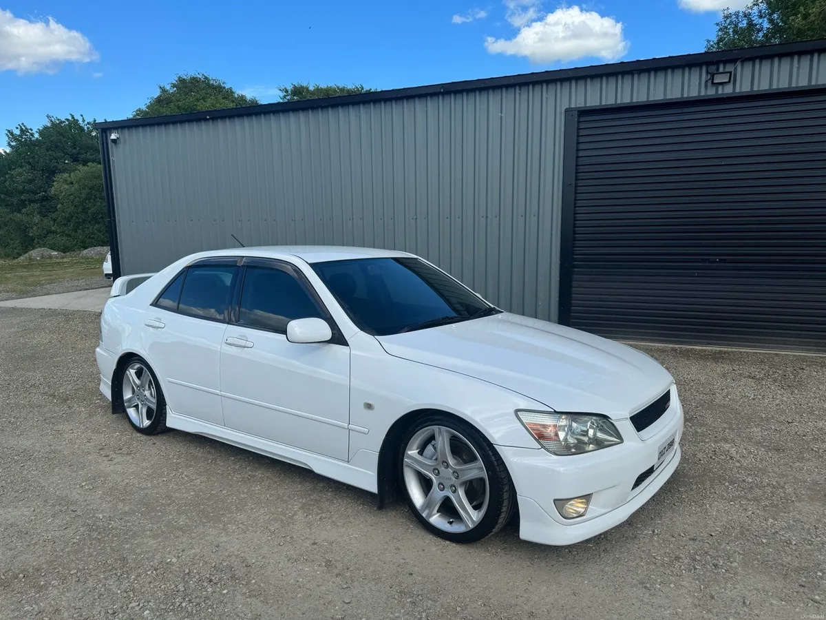 1999 Toyota Altezza - Image 1