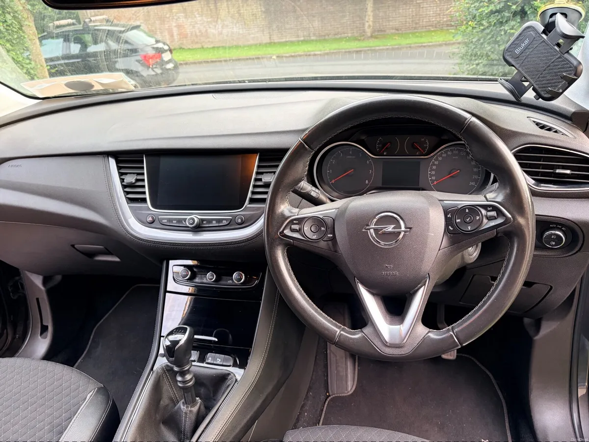 Opel Grandland X 2020 - Image 2