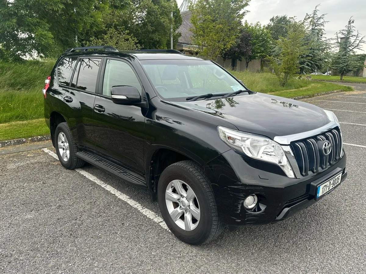 Toyota LandCrusier 2017 LWB N1 Comm Low Mileage - Image 3