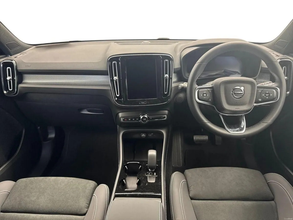 Volvo EX40 ULTRA EXT RANGE *AVAILABLR* €120 PER WE - Image 5