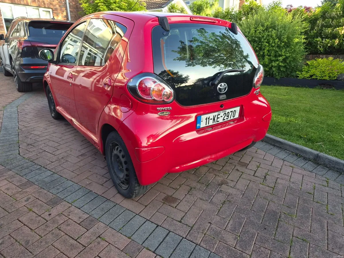 Toyota Aygo 2011 1 Owner from new FSH - Image 4