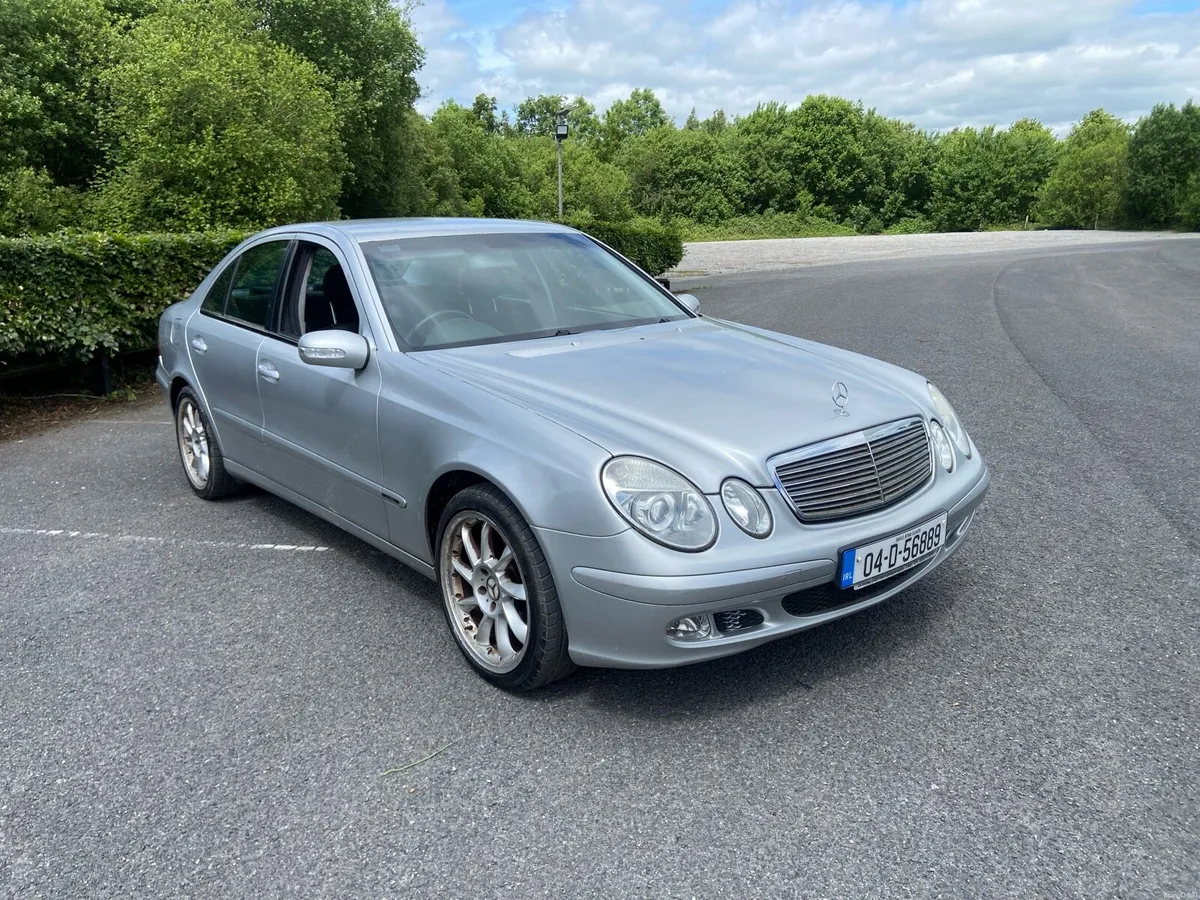Mercedes E200 Autp - Image 4