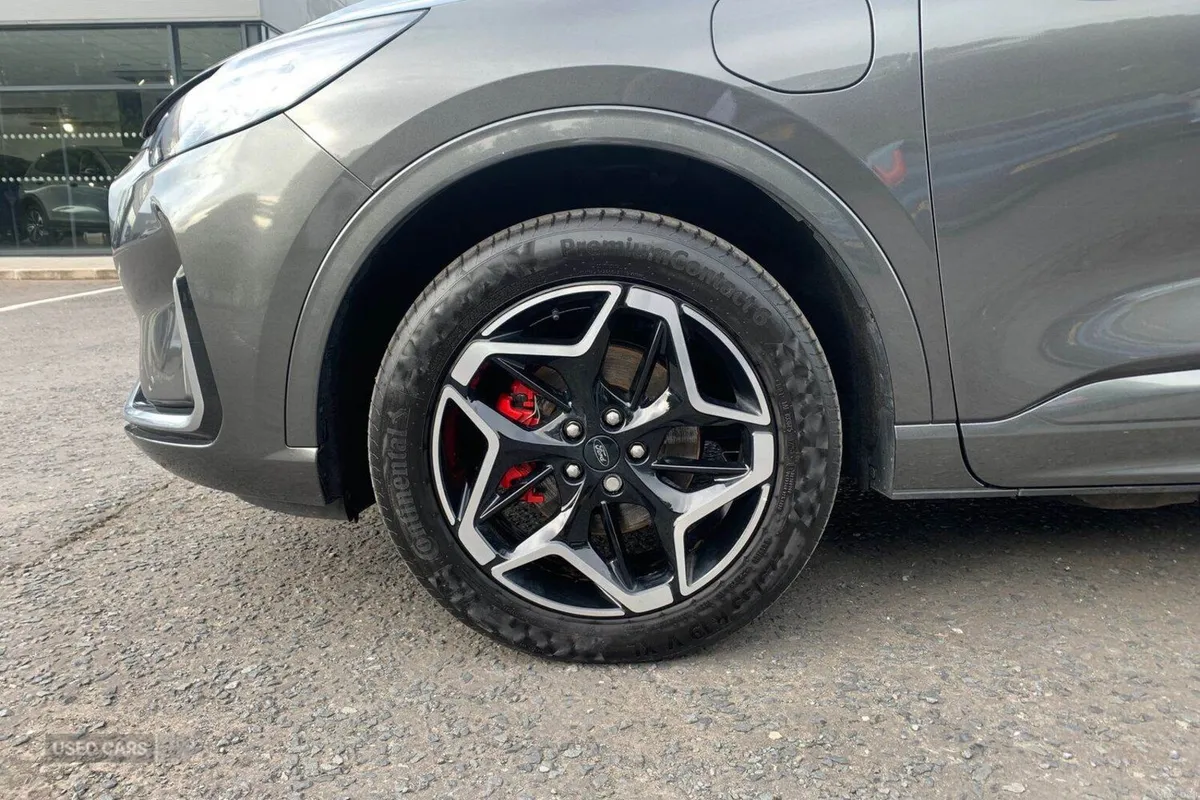 Ford Kuga 2.5 Duratec PHEV ST-Line X in Magnetic G - Image 6
