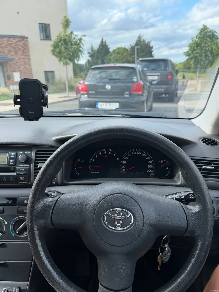 Toyota coralla - Image 4