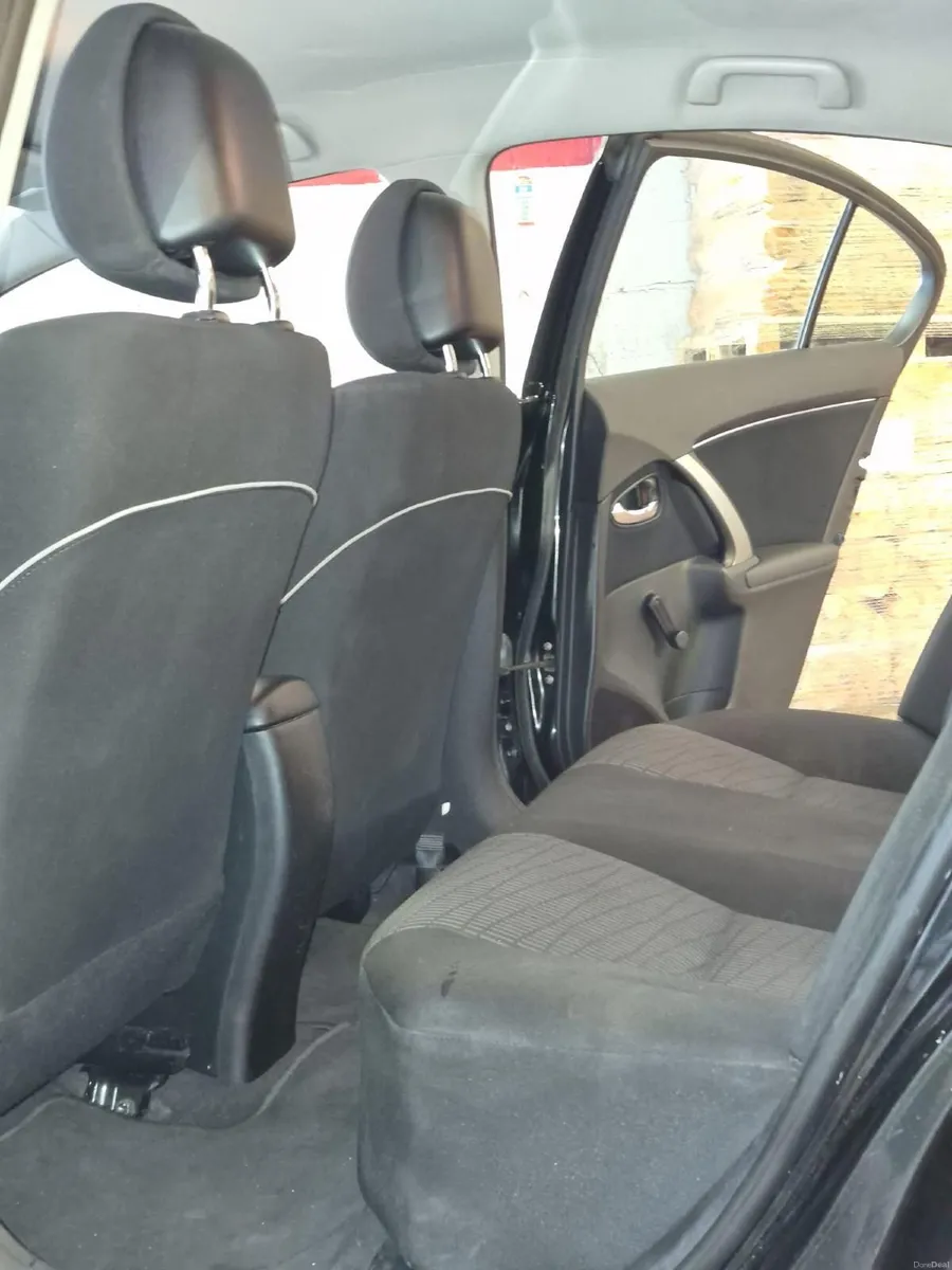Toyota Avensis 2015 - Image 6