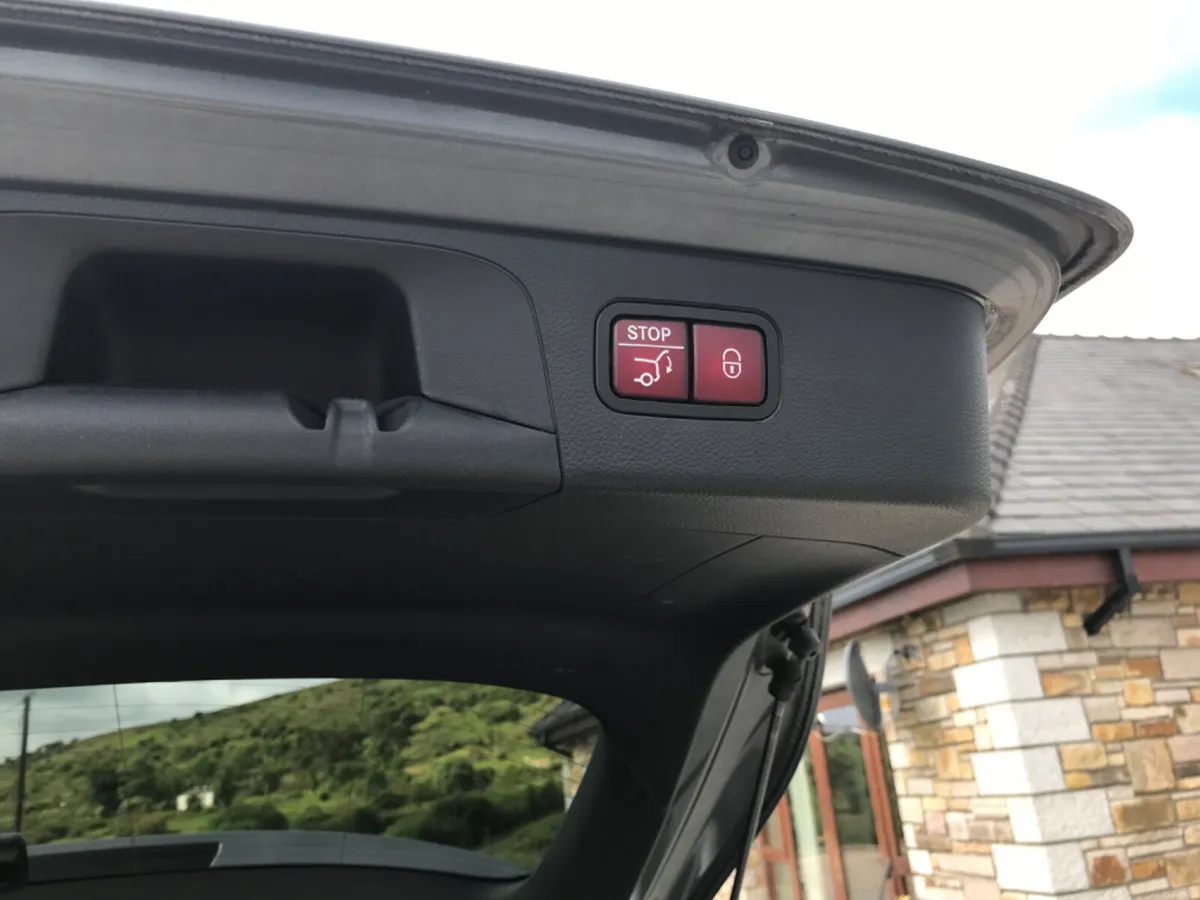 Mercedes-Benz GLC 2021 - Image 5
