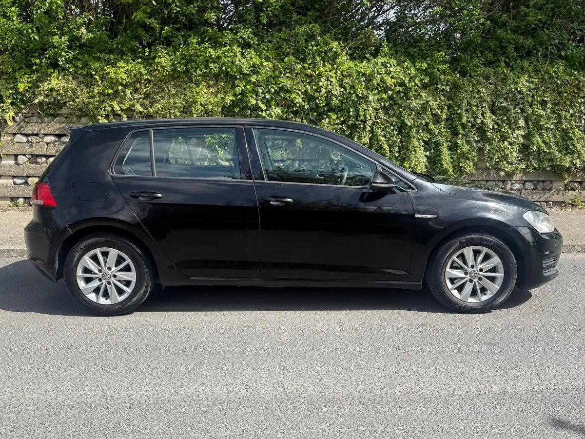 2014 Volkswagen Golf NEW Nct BlueMotion - Image 4