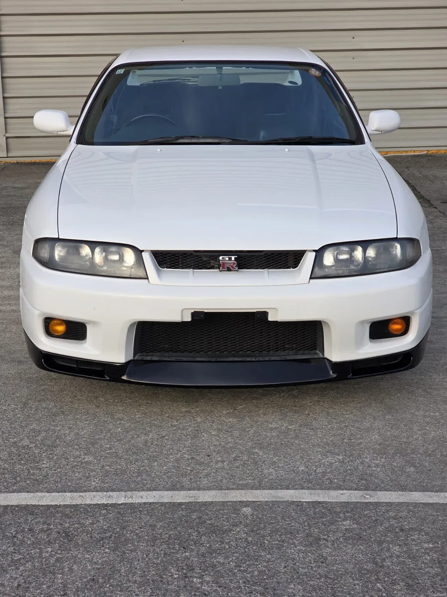 1995 Nissan Skyline GT-R - Image 1