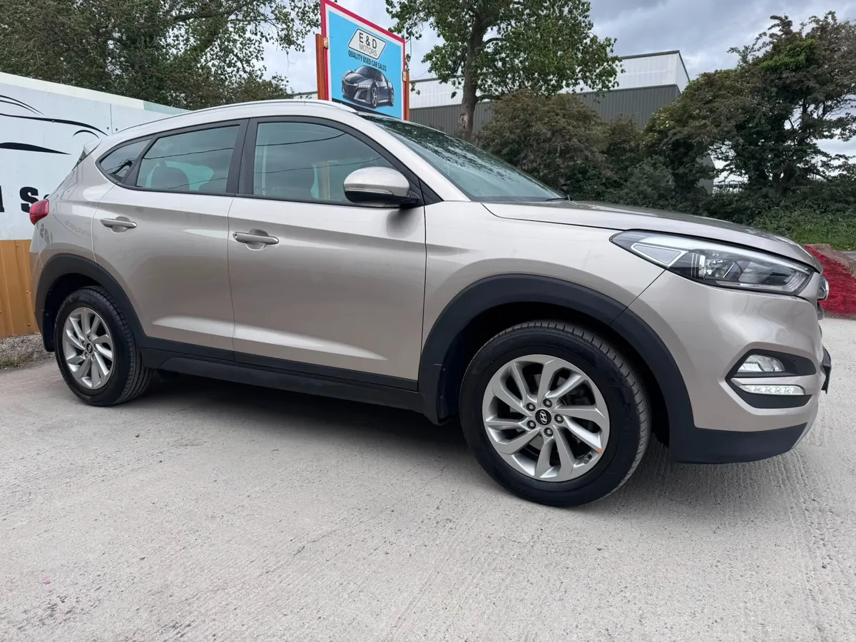 172 Hyundai Tucson 1.7D EXECUTIVE Warranty - Image 1