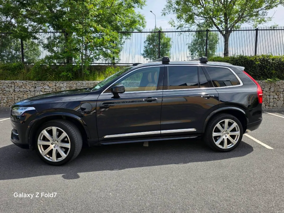 2016 Volvo XC90 Inscription T8 - Image 2