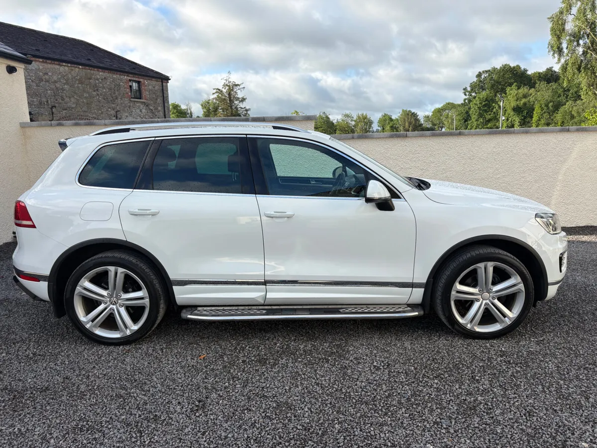 2017 Volkswagen Touareg 2017 R-Line - Image 4