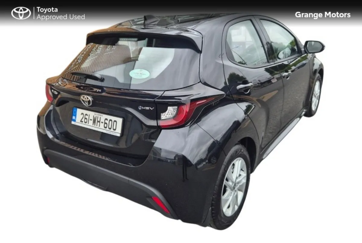 Toyota Yaris 1.5 HYBRID LUNA 5DR**DEMO MODEL** - Image 3