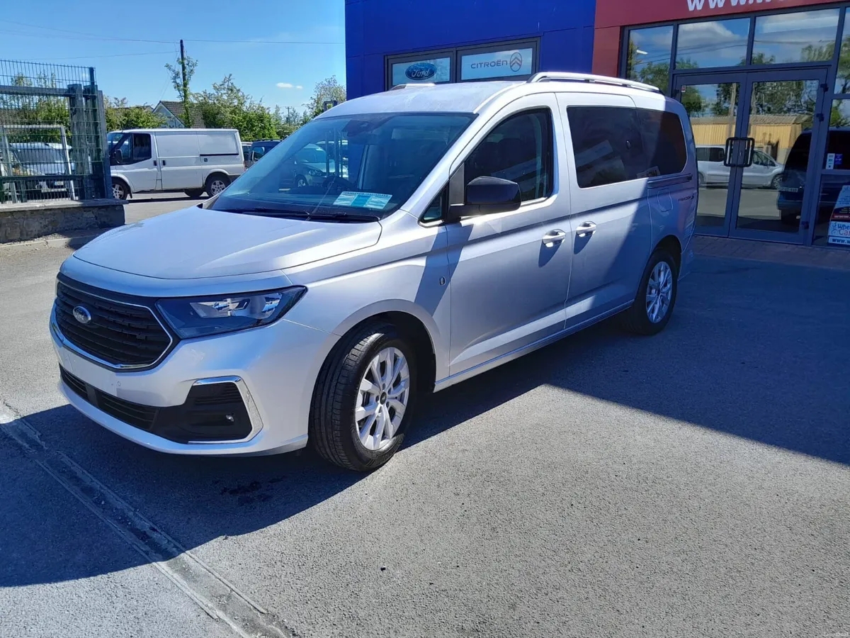 262 Ford Tourneo Connect Wheelchair Car - Image 2