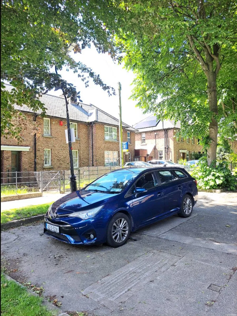 Toyota Avensis - Image 2