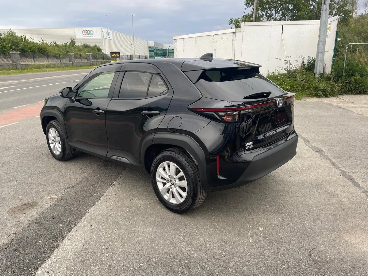 TOYOTA YARIS CROSS, 1.5 HYBRID AUTO LOW KMS - Image 4