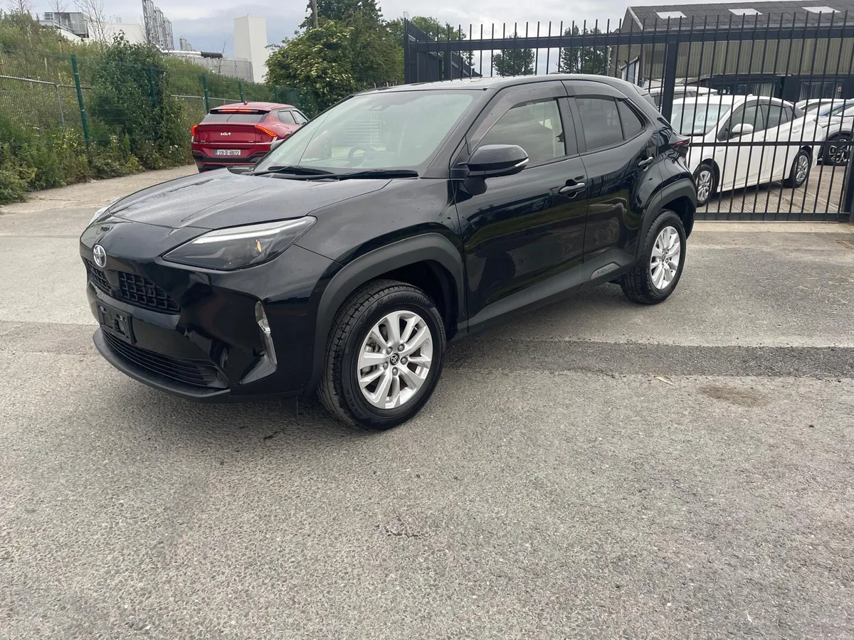 TOYOTA YARIS CROSS, 1.5 HYBRID AUTO LOW KMS - Image 3