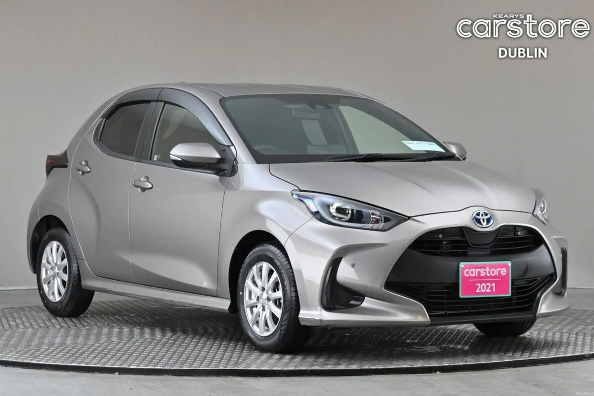 Toyota Yaris 1.5 PETROL HYBRID**14" ALLOY WHEELS** - Image 1
