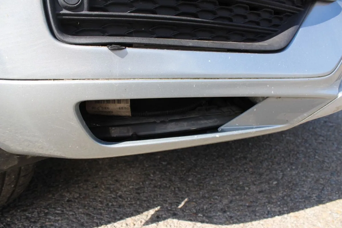 Volvo XC90 2.0 D5 225PS AWD MOMENTUM GT AUTO - TEN - Image 3