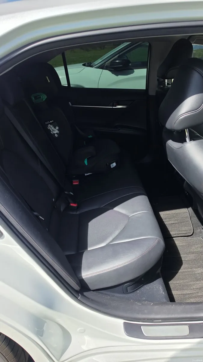 Toyota Camry 2019 - Image 4