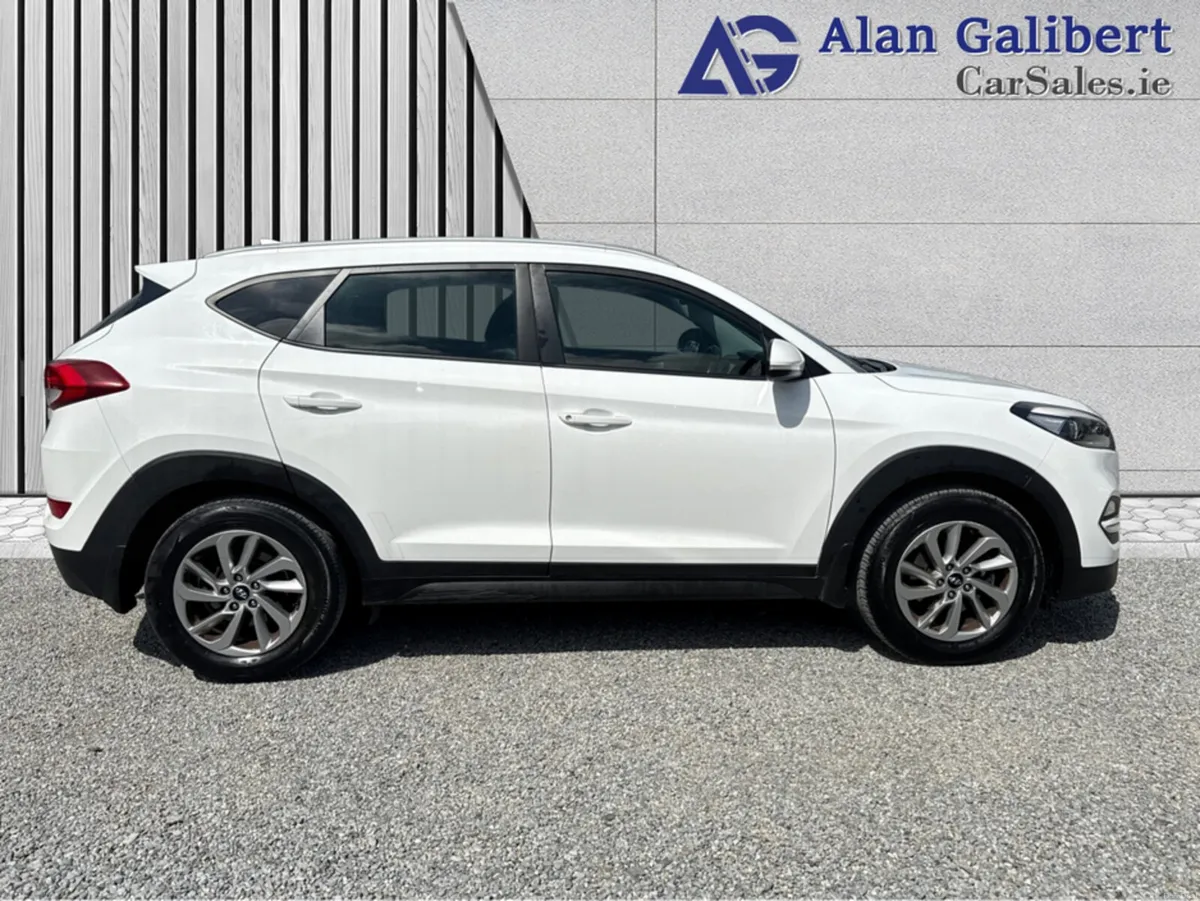 Hyundai Tucson EXECUTIVE 5DR - Image 3