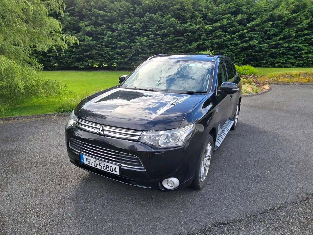 Mitsubishi Outlander PHEV - Image 1