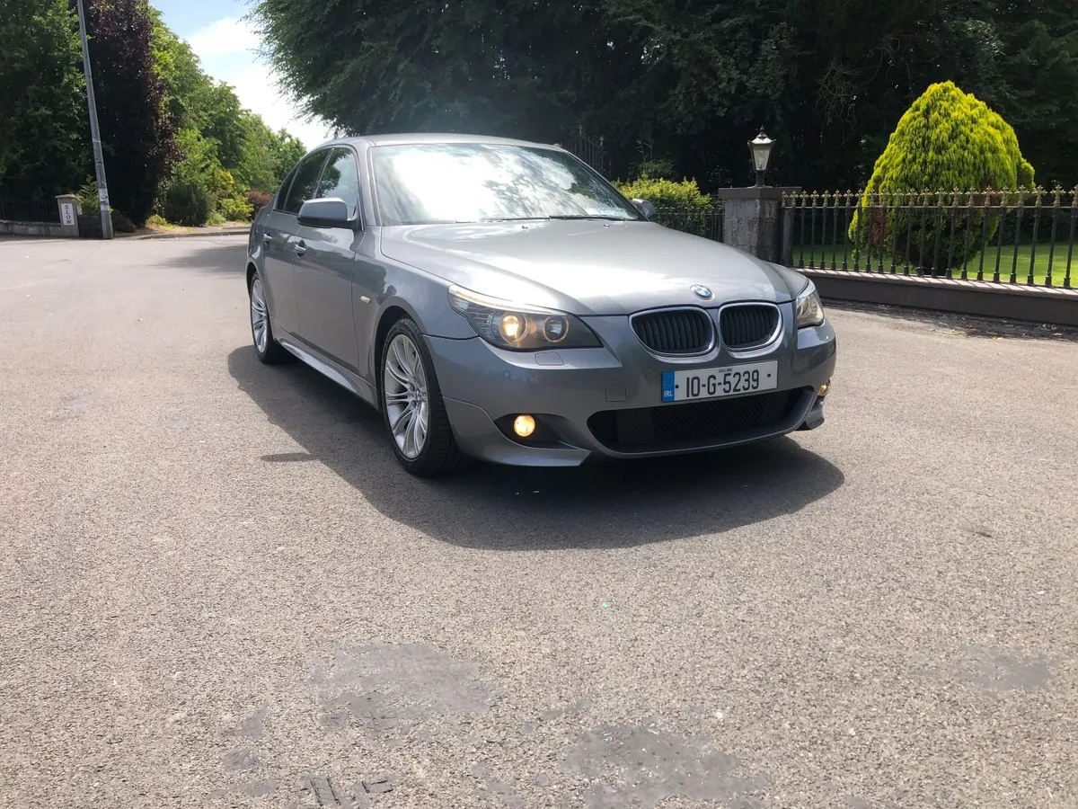 BMW 5-Series 2010 - Image 1