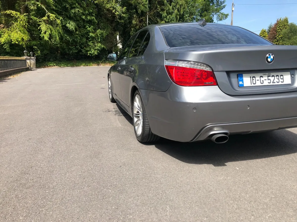 BMW 5-Series 2010 - Image 3
