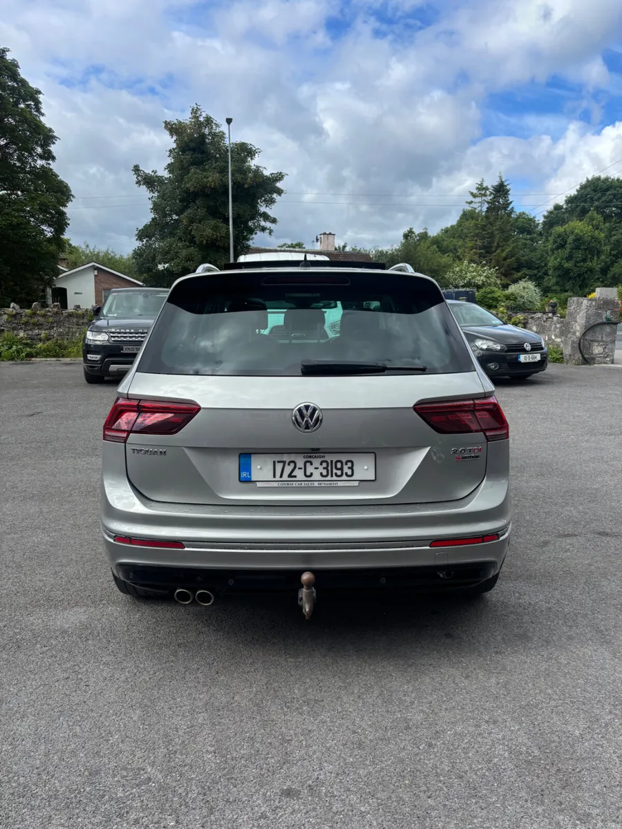 2017 Volkswagen Tiguan R-Line 4WD DSG - Image 4