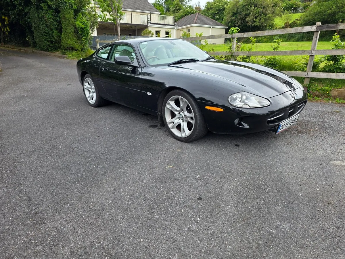 Jaguar XK8 - Image 1