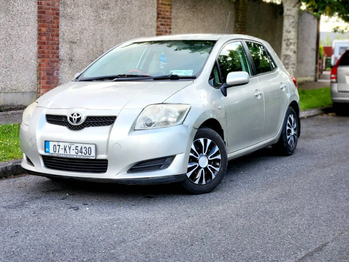 Toyota auris - Image 1