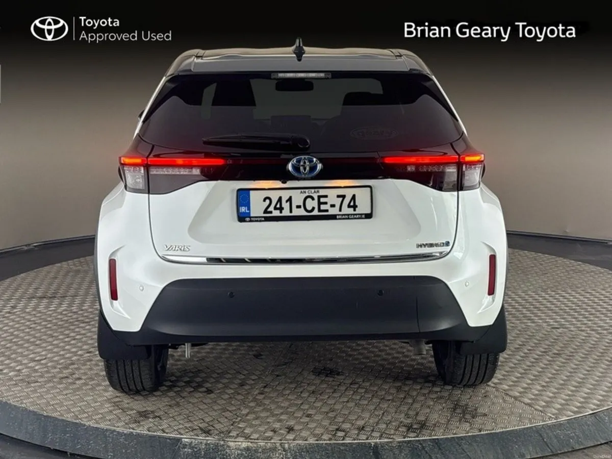 Toyota Yaris Cross LunaSport Hybrid - Image 4