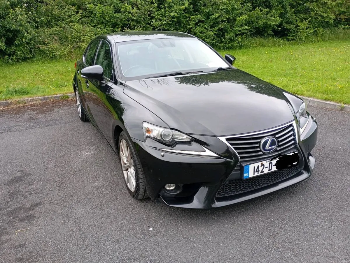 Lexus is 300H hybrid - Image 2