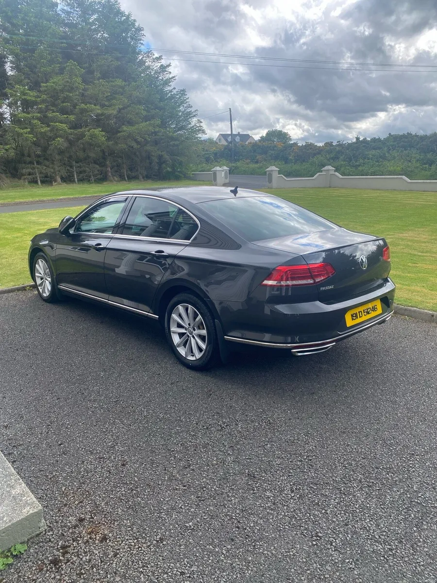 Car - Image 3